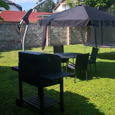 Frank Apartmanhaz *