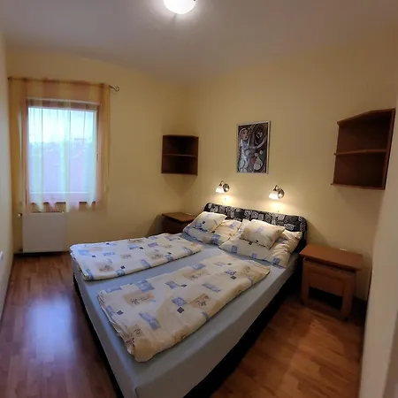 Frank Apartmanhaz Apartment