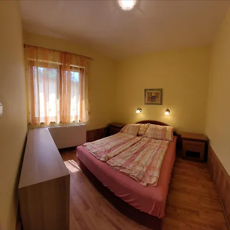 Frank Apartmanhaz * Balatonboglár